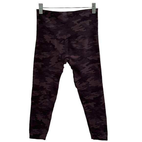 SPANX Cropped Look at Me Now Seamless Leggings, Camo, Size Medium - Picture 8 of 8